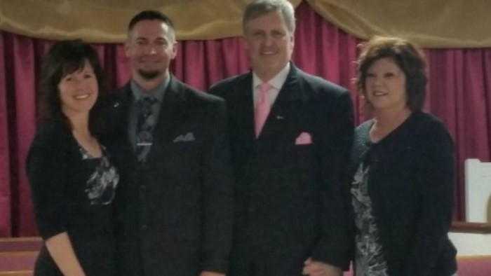 Пастор пожертвовал прихожанину свою почку. Но он и подумать не мог, что случится потом! Пастор пожертвовал прихожанину свою почку. Но он и подумать не мог, что случится потом! люди, пастор, почка