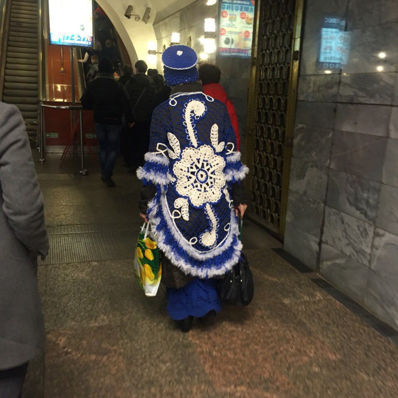 Не навязала, а подарили. Не навязала, а подарили. идиоты, люди, мода, прикол, стиляги, юмор