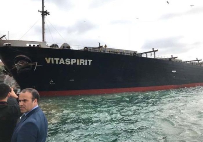 В Турции танкер взял на таран особняк XVIII века В Турции танкер взял на таран особняк XVIII века ynews, потеря управления, разгром, столкновение, танкер