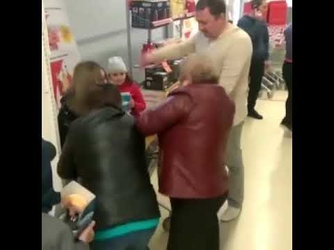 В Ставрополе покупатели устроили настоящее побоище из-за игрушек по акции в «Магните» В Ставрополе покупатели устроили настоящее побоище из-за игрушек по акции в «Магните»