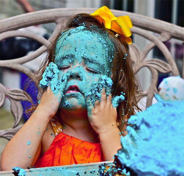 Little Girl Goes HAM On Cookie Monster Cake
