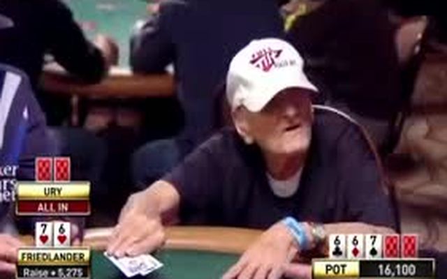 96-летний игрок в покер перехитрил соперника 