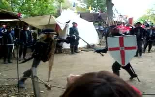 Одноногий пират против средневекового рыцаря 