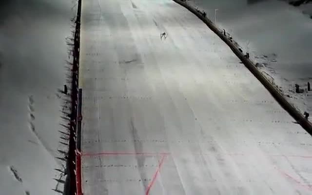 Рекордный прыжок на лыжах с трамплина 