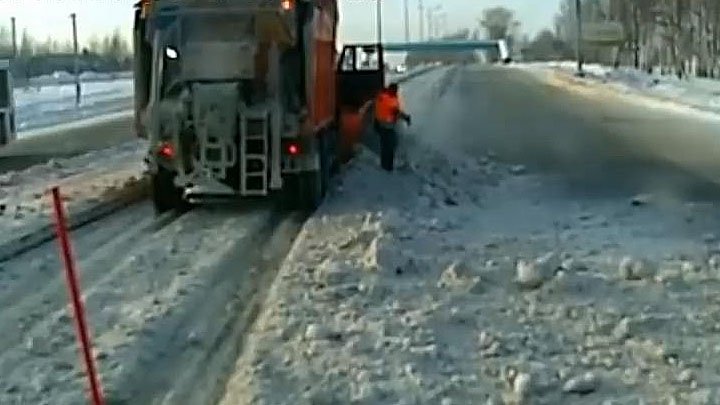 Отчаянная попытка опережения снегоуборочной машины из Татарстана