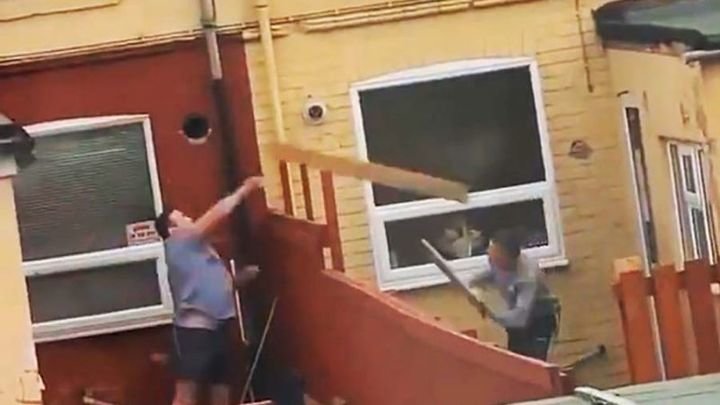 video-kak-paren-narisoval-devushku-u-doski-pompa-porno-video