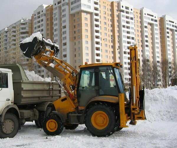 Борьба со стихией продолжается: на улицах Петербурга ограничат парковку для уборки снега 0e817973d7adb713bd8d158f05c5e259