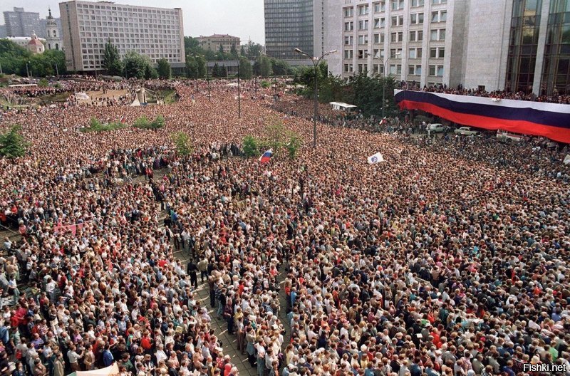 Нет. Сам факт протеста с учетом  количества пришедших говорит лишь о том, что протестующим наплевать на мнение большинства.
Вот когда реальный протест, тогда мужики выходят,  а не куча малолеток, которым еще и 18 нет.