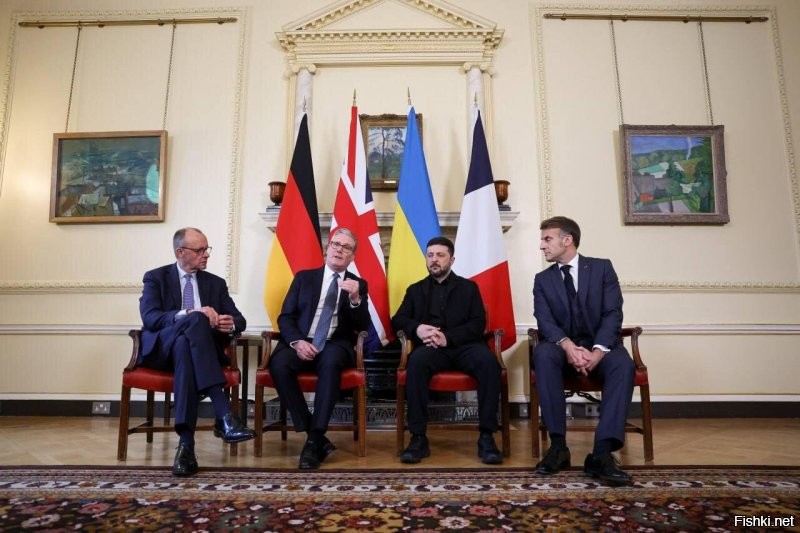 Союз Меча и Орала начал заседание в Лондоне.
Калолиция решительных.

  Это могут быть решающие дни для всех нас в отношении Украины. У нас много карт в руках, - заявили Мерц и Макрон